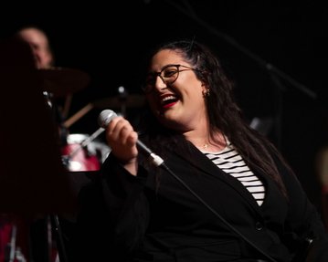 Foto: Ayse Mutlu singt